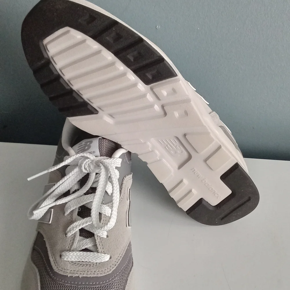 New Balance 997H Grey Suede Mesh Sneakers Casual‎ Athleisure Men's Size 10